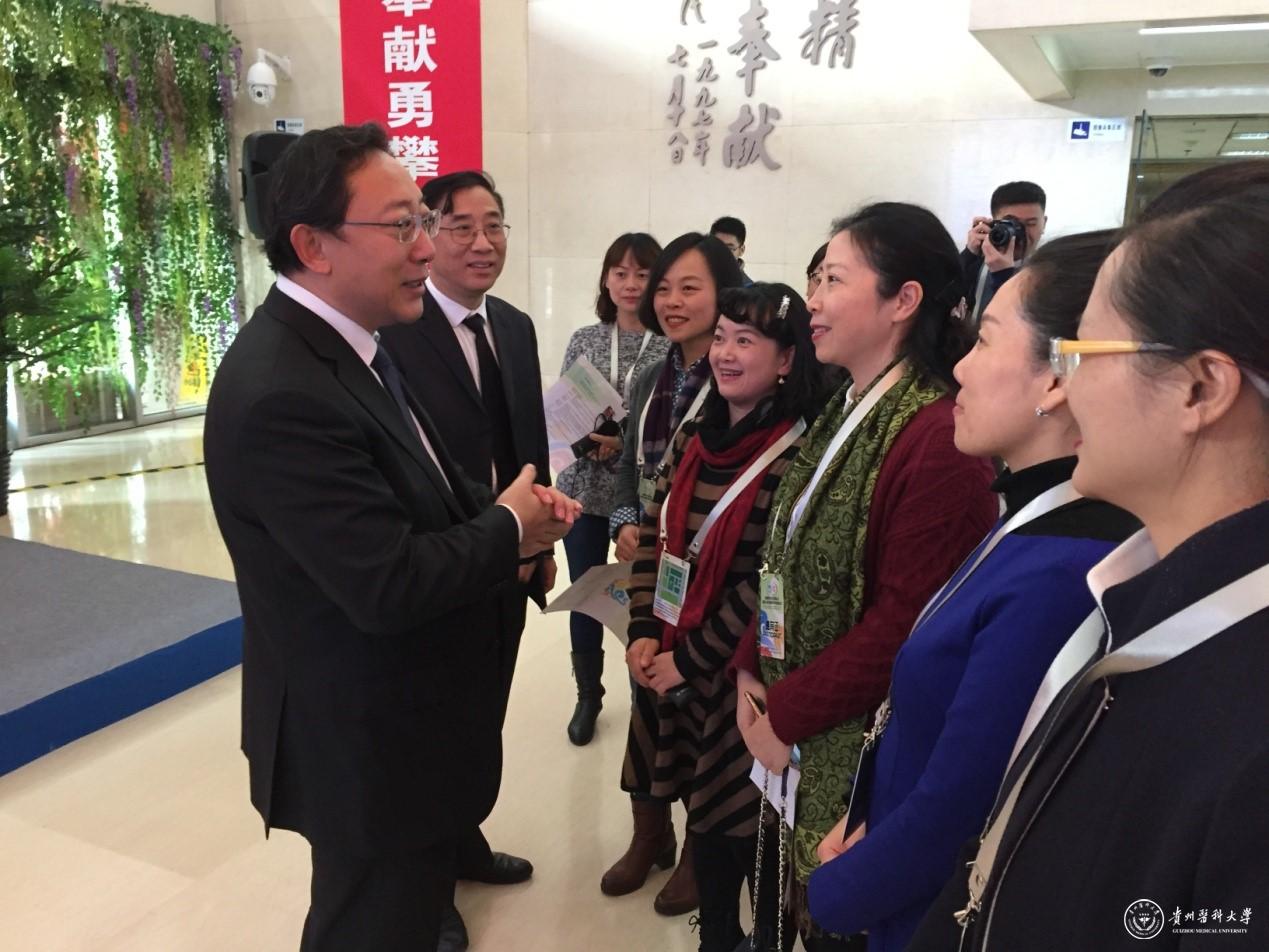 曹雪涛院士亲切接见我校教师代表团